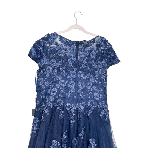 NWT La Femme Size 20 Navy Intricate Lace Long Tulle Gown Plus - Picture 7 of 12